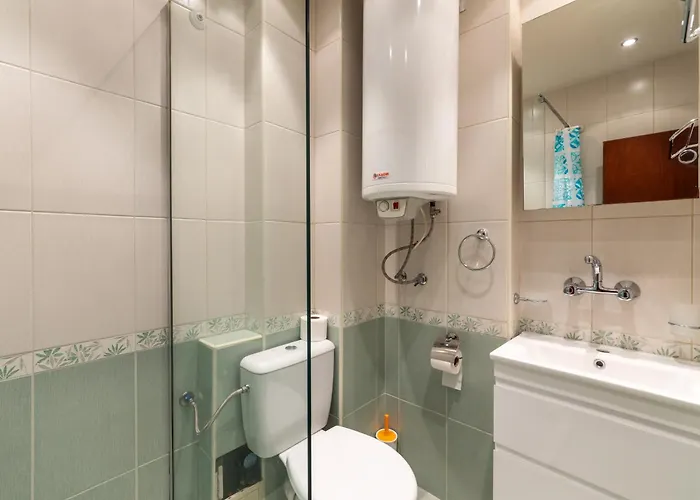 Bright City-center Flat For 4 Guests 아파트