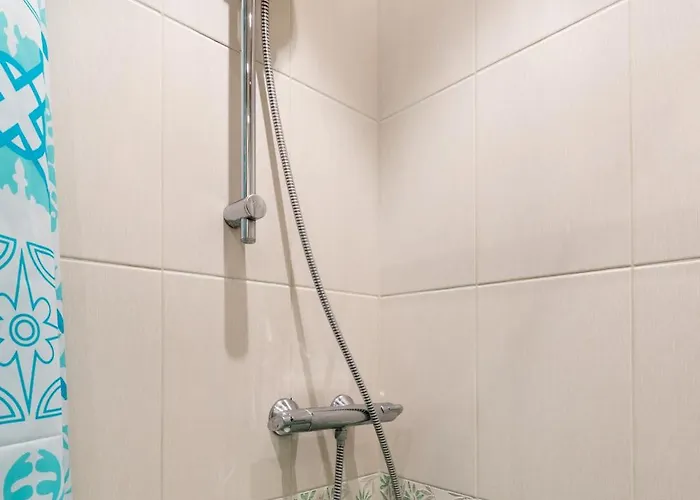 Bright City-center Flat For 4 Guests 아파트 바르나