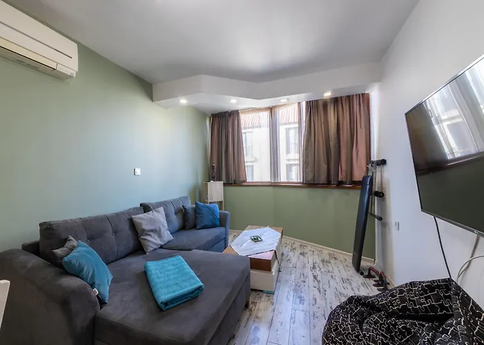 Bright City-center Flat For 4 Guests * 바르나