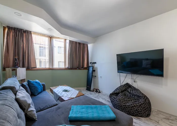 Bright City-center Flat For 4 Guests 바르나