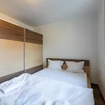 Bright City-center Flat For 4 Guests * Варна