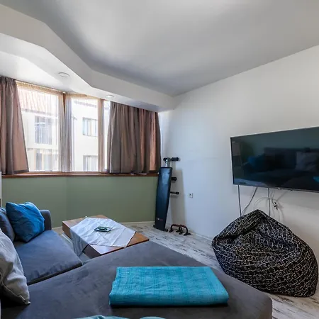 Bright City-center Flat For 4 Guests 瓦爾納