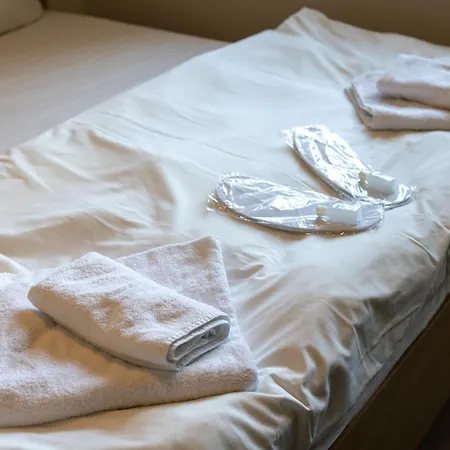 Bright City-center Flat For 4 Guests