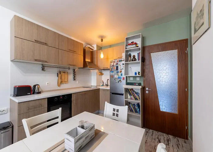 Bright City-center Flat For 4 Guests 瓦爾納