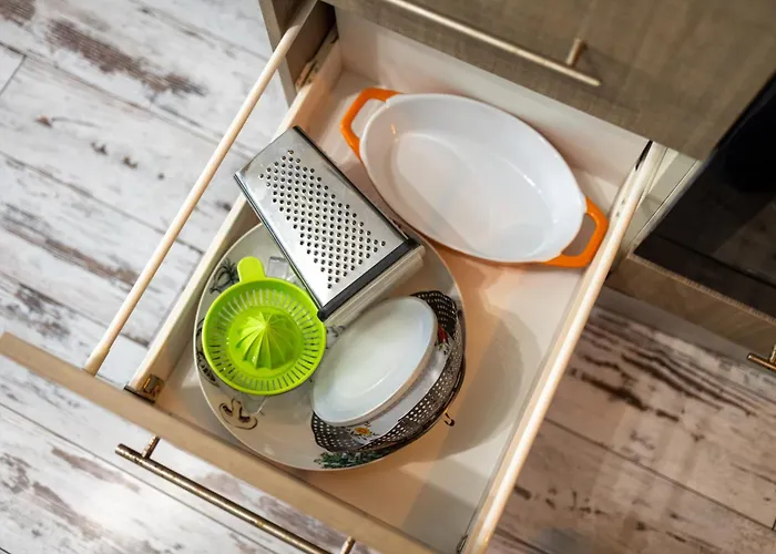 Daire Bright City-center Flat For 4 Guests *