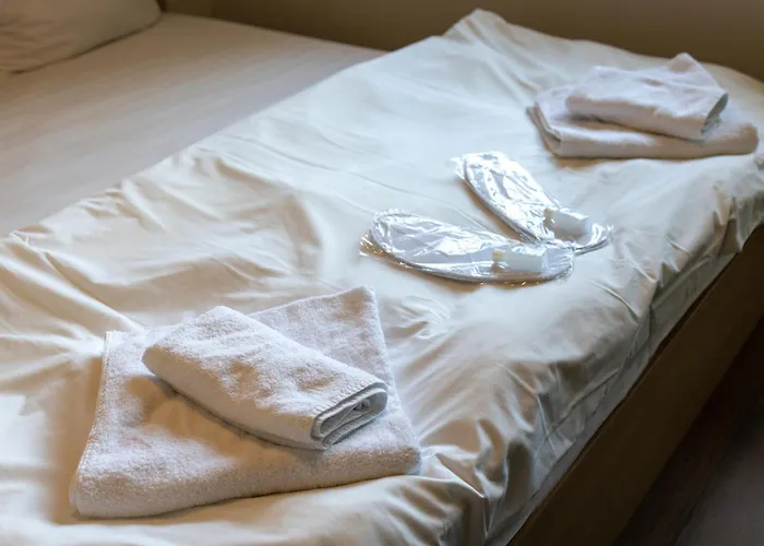 Bright City-center Flat For 4 Guests